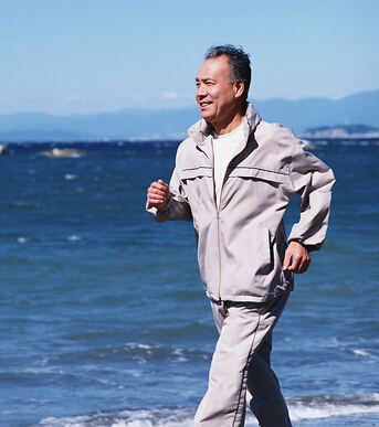 锻炼身体 老年人健身要讲究平衡