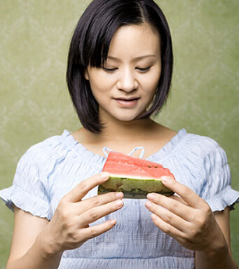 西瓜的功效与作用 西瓜解暑养颜有一手