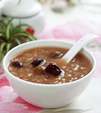 补血的食物有哪些 女人吃这些养出秀美容颜