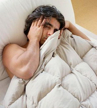 男性健康知识 睡姿不良有可能致不育