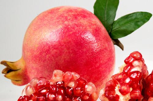吃石榴有什么好处   预防心血管疾病