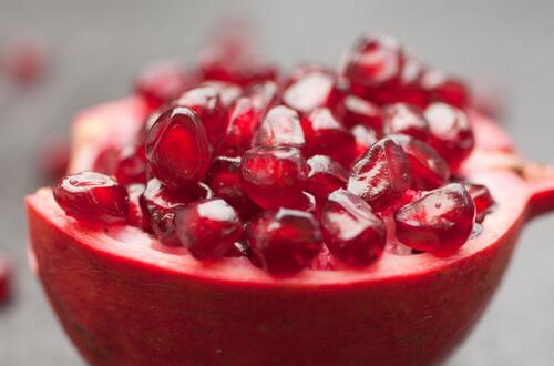 吃石榴有什么好处   预防心血管疾病