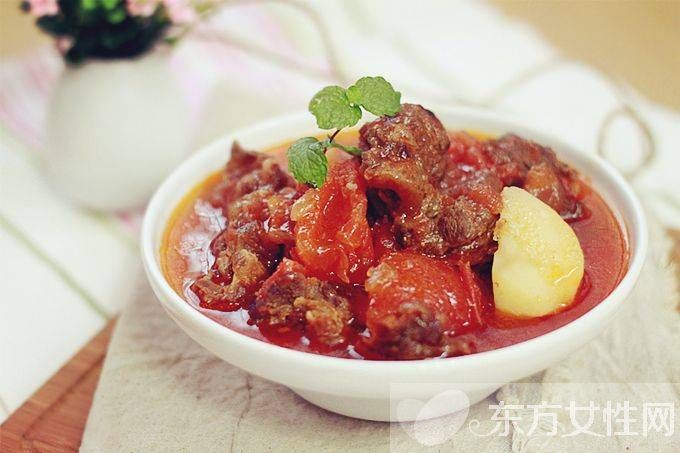 番茄炖牛肉怎么做 盘点番茄炖牛肉的食疗功效
