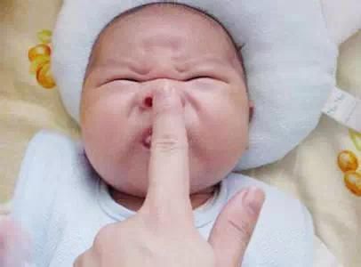 经常捏鼻子是改变不了鼻子的美丑