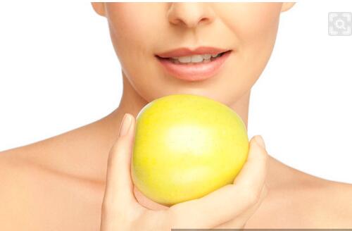 嘴唇干裂    六个小妙招来缓解