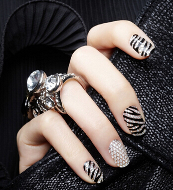 指甲上的月牙代表什么 人体的健康晴雨表