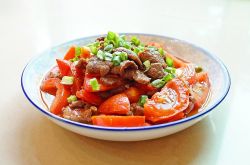 番茄炖牛肉怎么做 盘点番茄炖牛肉的食疗功效