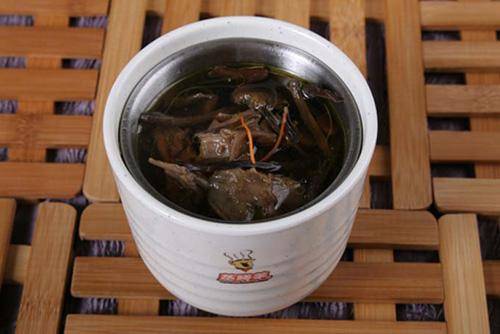 炖鸭子的做法有哪些 喝老鸭汤有什么好处