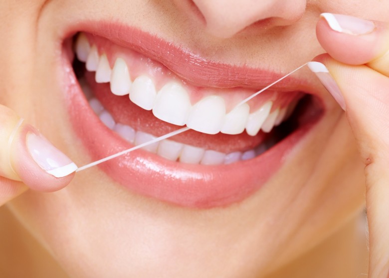 牙线的使用方法 牙线使用不当会有危害吗