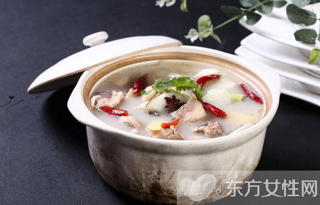 炖鸭子的做法有哪些 喝老鸭汤有什么好处