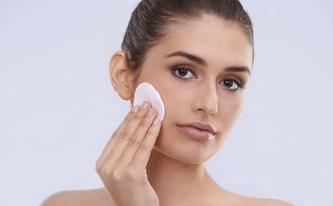 爱美的年轻朋友们纠结痘印怎么消除