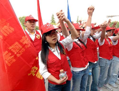 假善心真镀金之志愿者被村民骂走