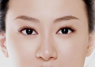 鱼尾纹出现的原因及去鱼尾纹的7个有效方法