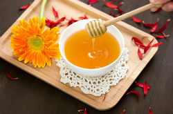 蜂蜜洗脸有什么好处 怎么做蜂蜜面膜