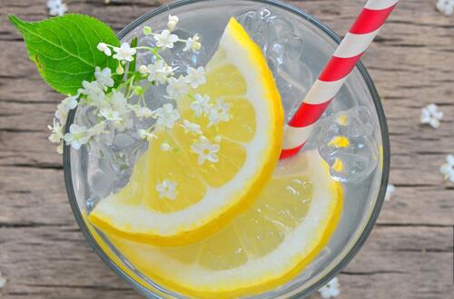 柠檬水   喝柠檬水的五大好处