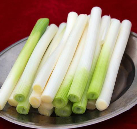 降胆固醇 大葱的功效与作用和食用方法介绍