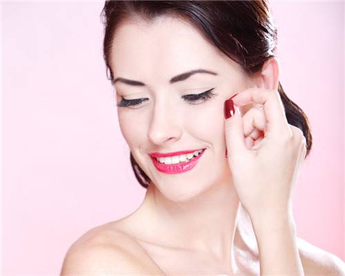 怎样美白皮肤，女人美白嫩肤的方法