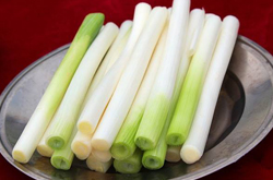 降胆固醇 大葱的功效与作用和食用方法介绍