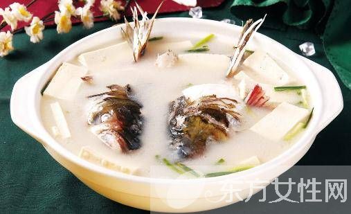 养生家常菜 鱼头炖豆腐的经典做法