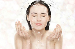 美白肌肤 纯牛奶敷脸的好处和操作方法介绍