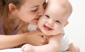 家有爱宝的看过来，九个月的宝宝发育标准