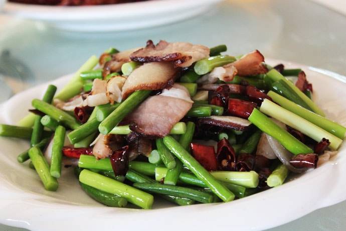 蒜苗炒腊肉的家常做法 简单易学益处多