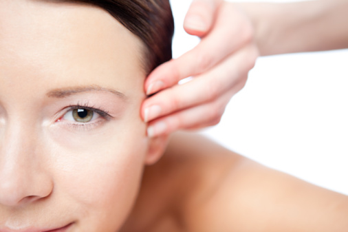 眼部刮痧好吗 改善眼部问题焕发光采