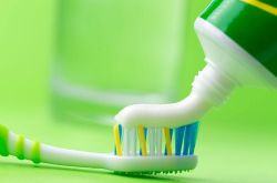 牙膏妙用小窍门 盘点牙膏的20种另类妙用