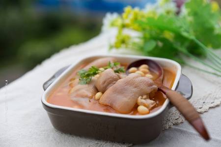 黄豆炖猪蹄的做法怎么做的 黄豆炖猪蹄的营养特点