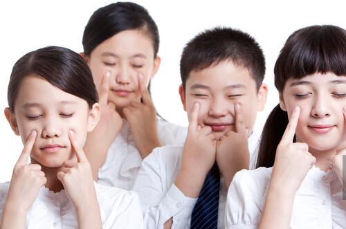 青少年如何预防近视    五大习惯要养成