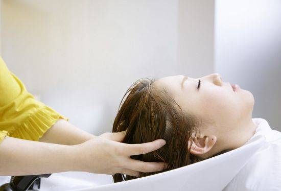 洗头正确方法是什么 3小贴士让你头发长期柔顺