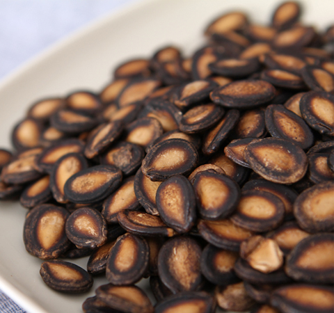 清肺润肠益处多 黑瓜子的营养价值介绍