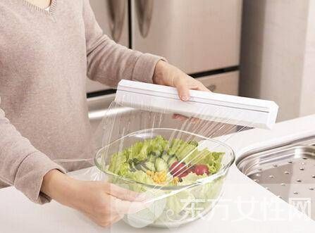 保鲜膜怎么用最好 这几种食物千万别用保鲜膜