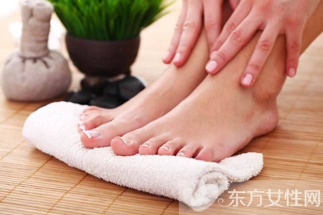鞋子臭脚怎么办 十种方法教你摆脱臭脚苦恼