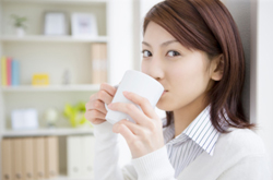 女人月经期吃什么好 教你经前中后期补对饮食