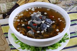 乌鸡汤该怎么做 乌鸡汤的功效与作用