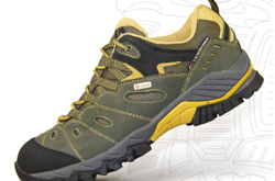 教你秒懂登山鞋和徒步鞋的区别