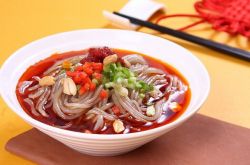 如何做酸辣粉 教你酸辣粉的做法及3个配方