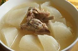 萝卜排骨汤的家常做法 冬天多吃萝卜可预防感冒
