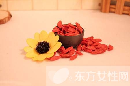 枸杞子泡茶有什么好处 分析枸杞子的功效与禁忌