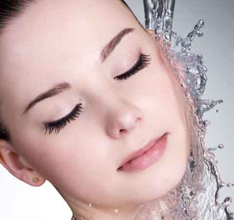 皮肤干燥怎么办 7个补水招拯救沙漠肌