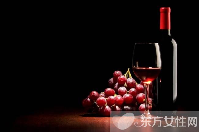 喝葡萄酒的好处和坏处 四类人群不宜喝葡萄酒