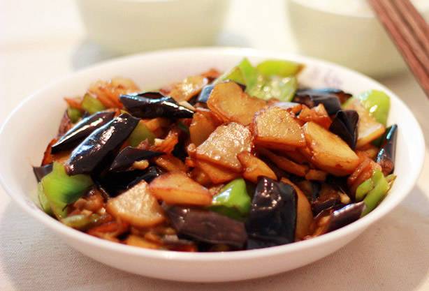 东北地三鲜的做法大全 秋冬进补营养价值高