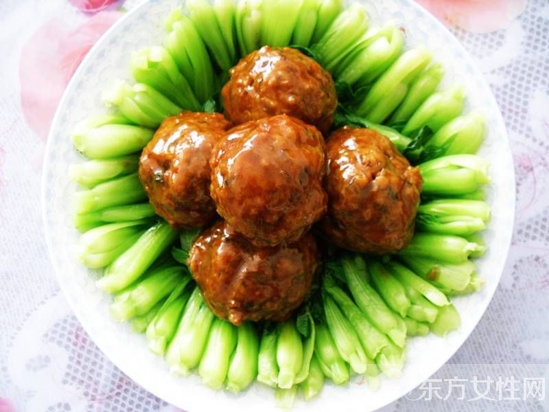 红烧狮子头怎么做 红烧狮子头是什么菜系