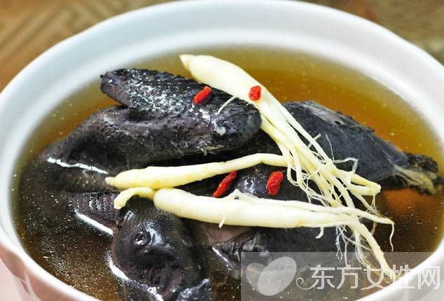 乌鸡汤该怎么做 乌鸡汤的功效与作用