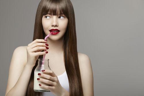 牛奶美容法 小编有方法