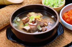 牛骨汤怎么熬 揭秘牛骨头汤的营养价值