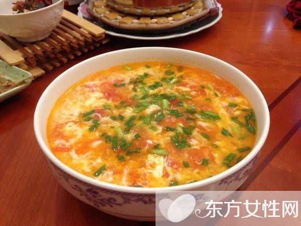 西红柿鸡蛋汤的两大做法 西红柿的功效与作用