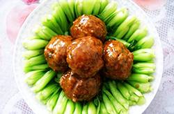 红烧狮子头怎么做 红烧狮子头是什么菜系