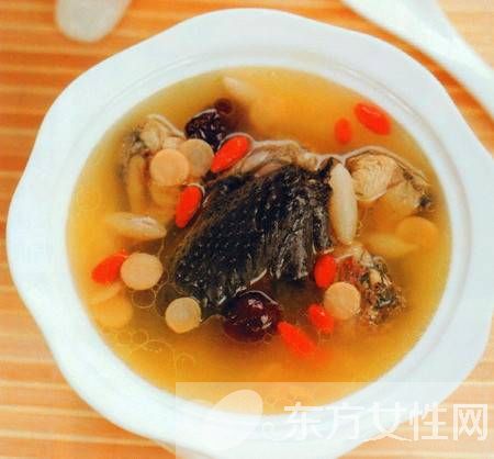 乌鸡汤该怎么做 乌鸡汤的功效与作用